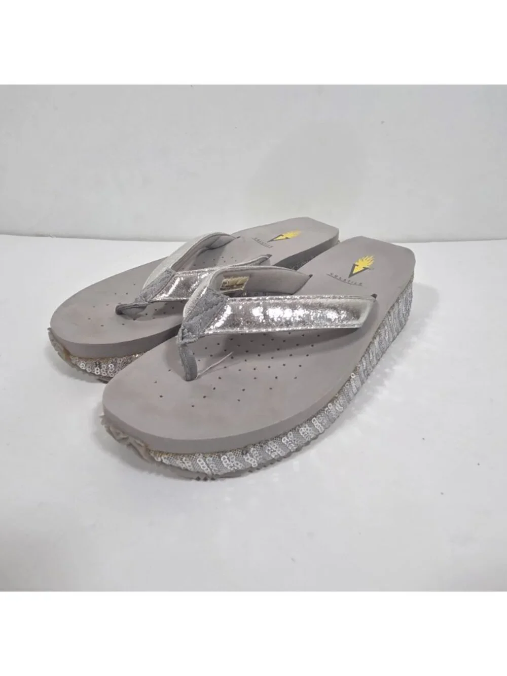 Volatile Eleanor Silver Flip Flop Thong Sandals Size 7 - Picture 3 of 6